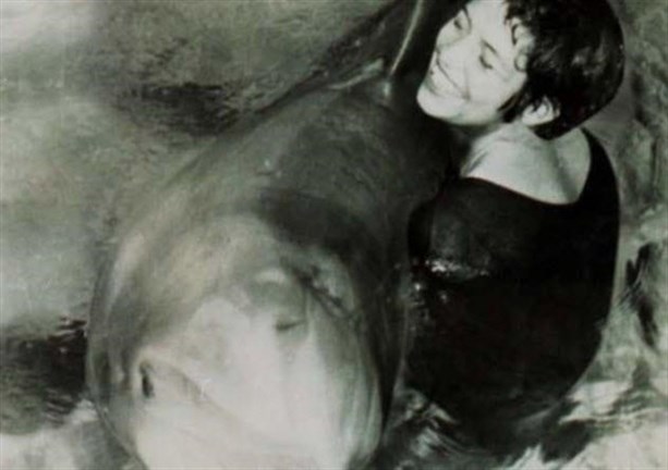 Маргарет Хоу Ловатт жила в полной изоляции с дельфином