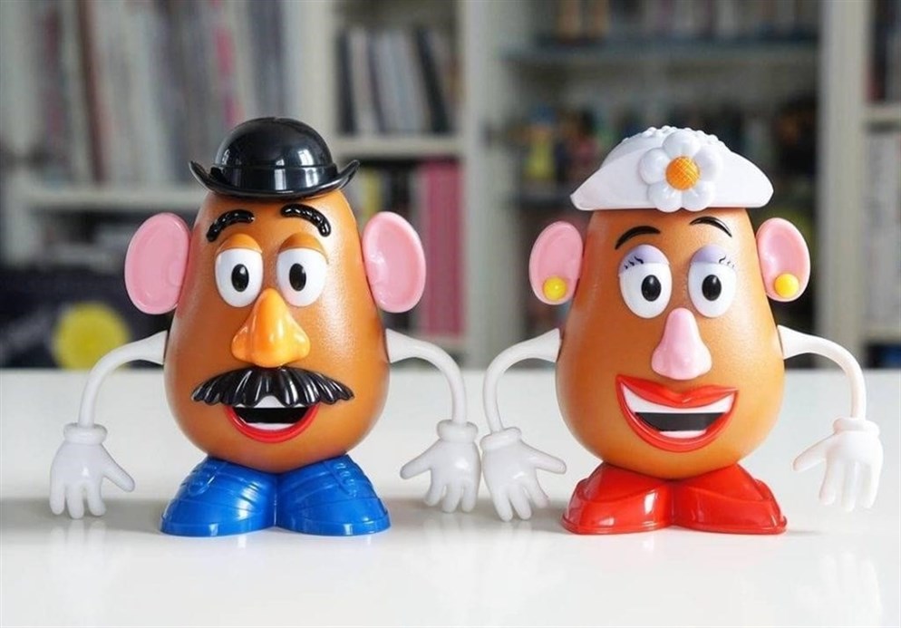 8. В игрушке мистера Картофельная голова - In a Mr. Potato Head Toy. 